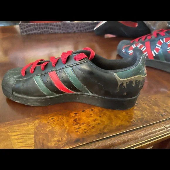 Superstar RARE Adidas Black Gold w Red, Green Stripes White Painted Snake Sz 4.5 - Picture 9 of 10